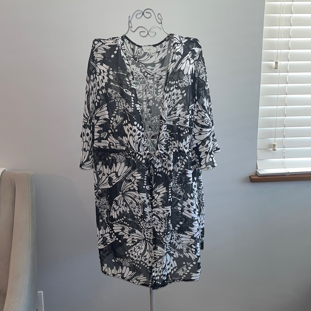 Contour, one size fits all black and white butterfly prints, tie waist, cover at